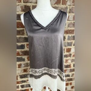 🦋 Anvi Gray and White Sleeveless Top